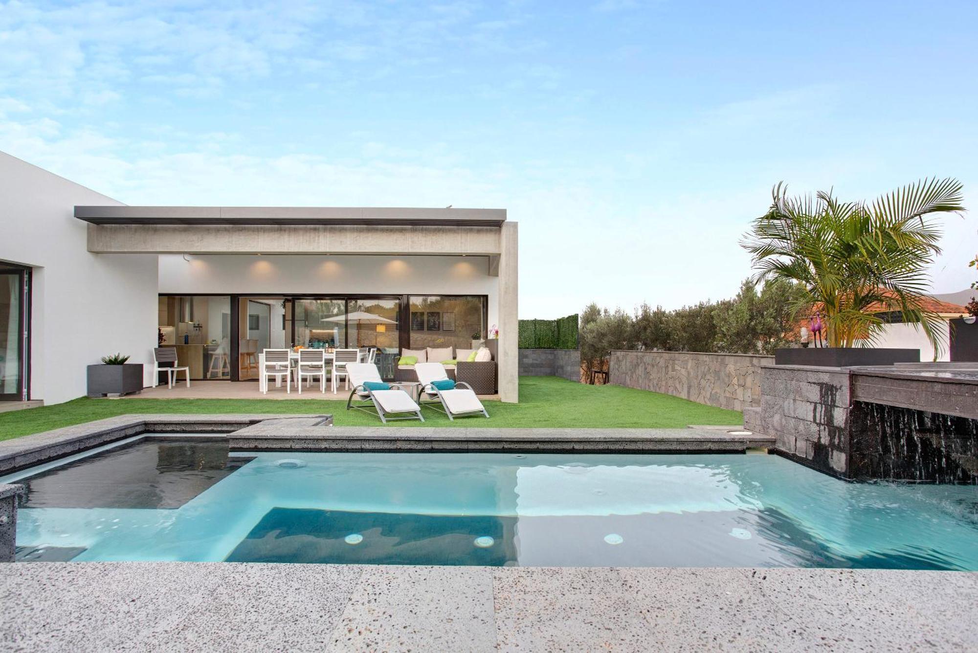Holiday home Laian Branded Residensed Triquivijate