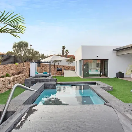 Villa Laian Branded Residensed Triquivijate Exterior photo